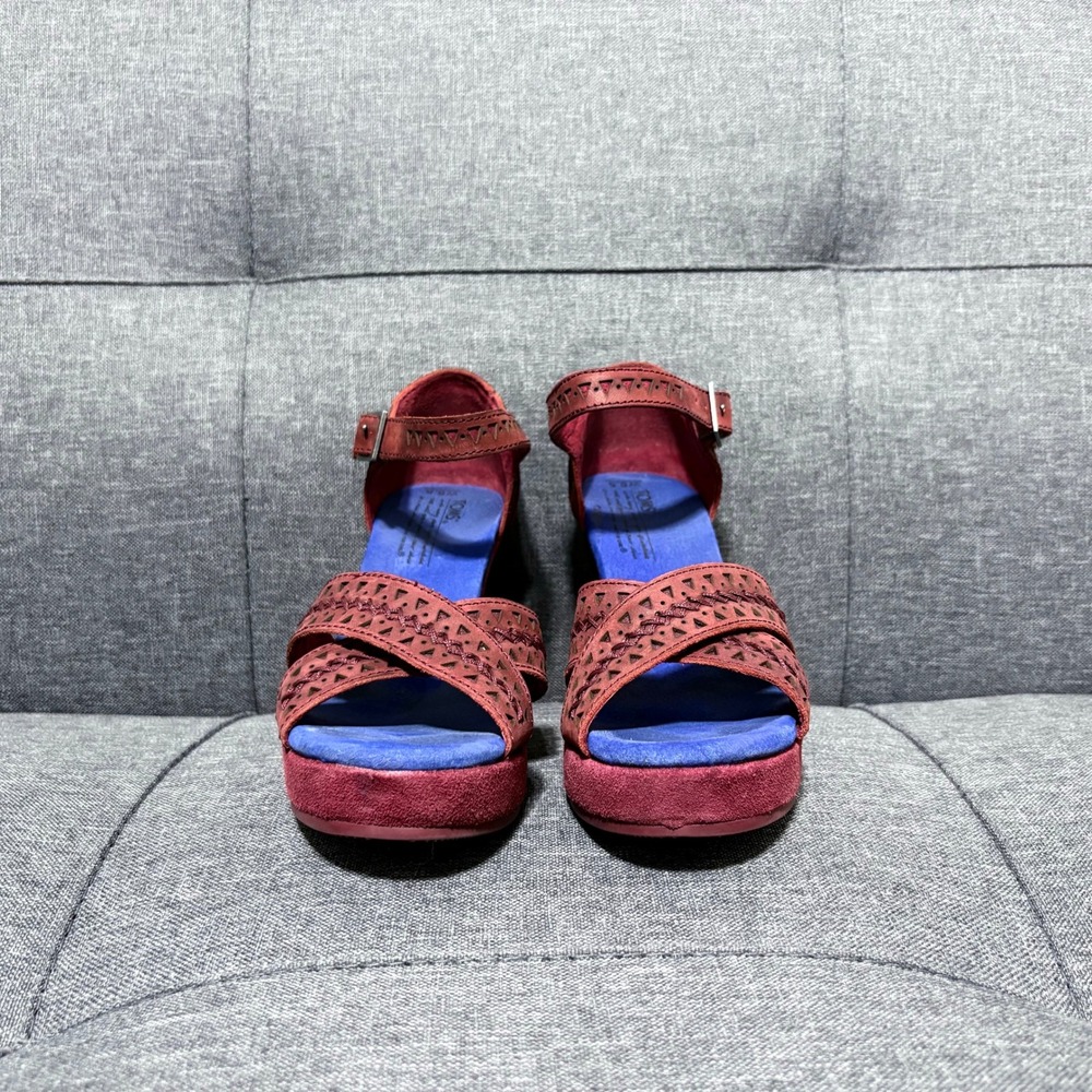 Toms Wedge Shoe Women 6.5 Purple Oxblood Tooled Leather - Picture 3 of 10